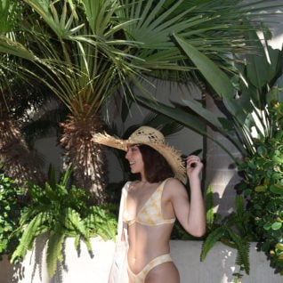 הדפס סאן קיס סט לולה – עלמה בלגה